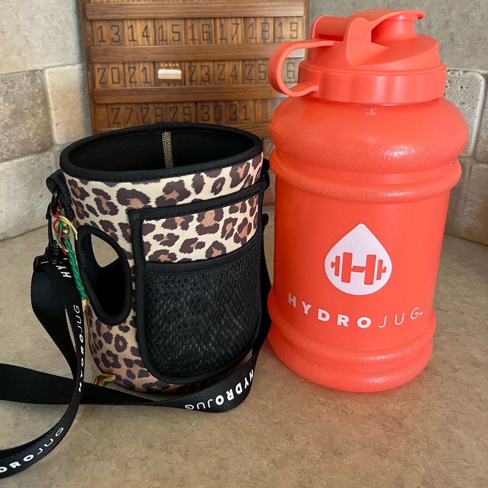 Coral Hydrojug + Cheetah print cover